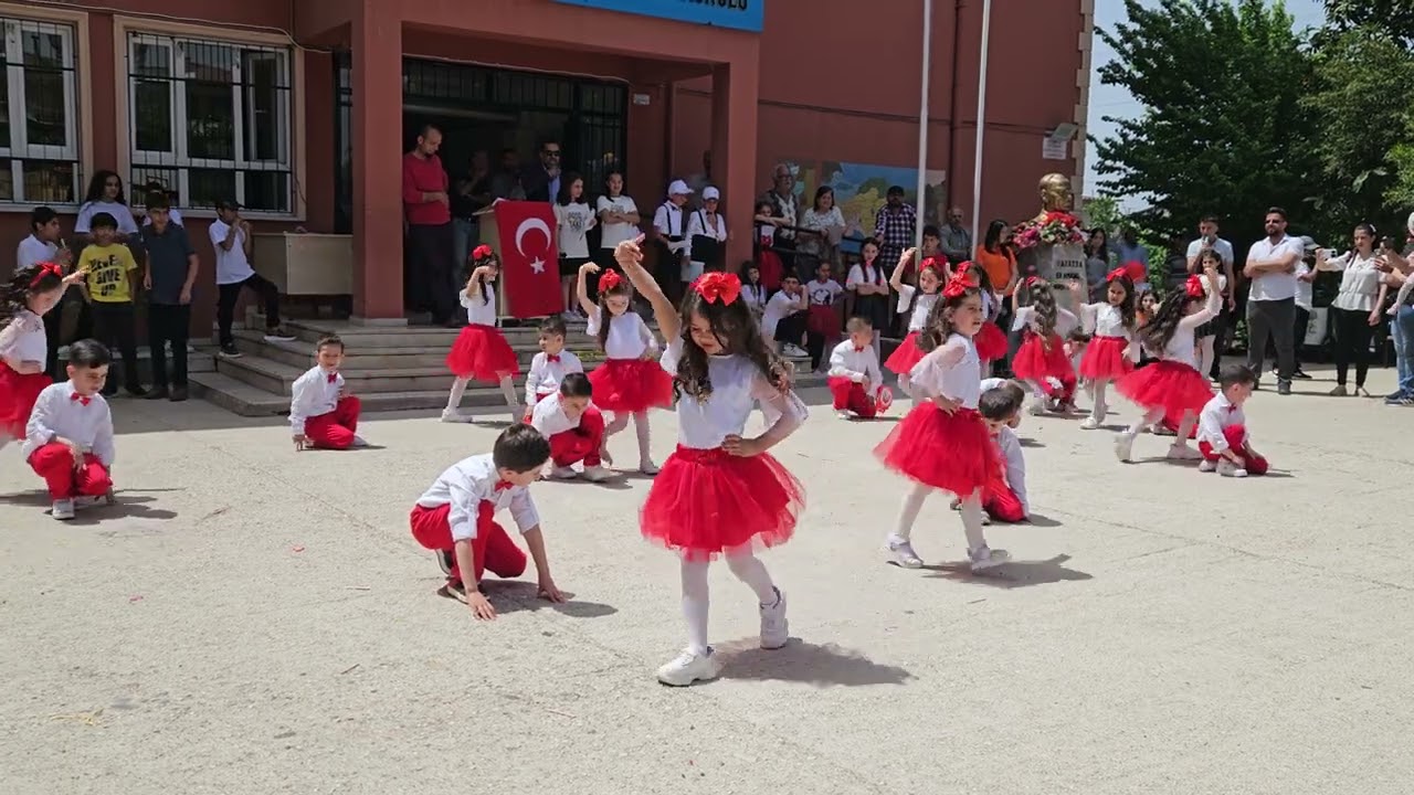 Hatay Dans Gösterisi Anasınıfı 23 Nisan Seden Gürel(Show ca la paris)