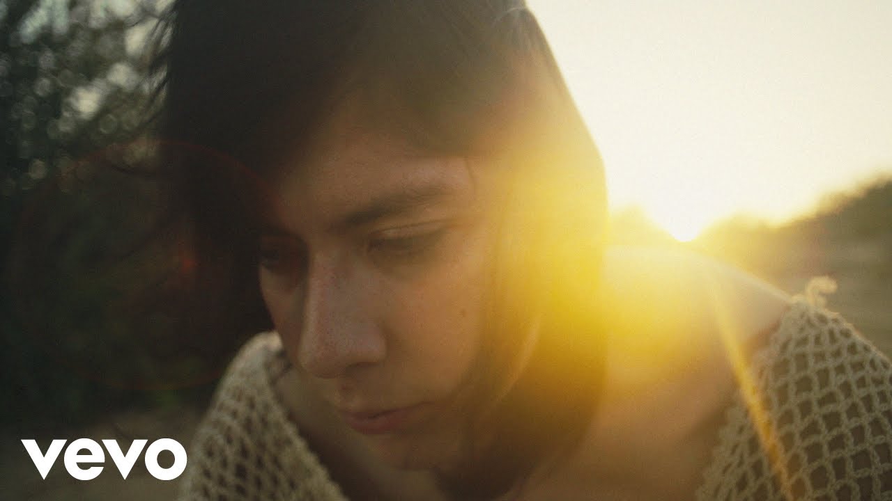 Daniel Quién - AMOR O PAZ