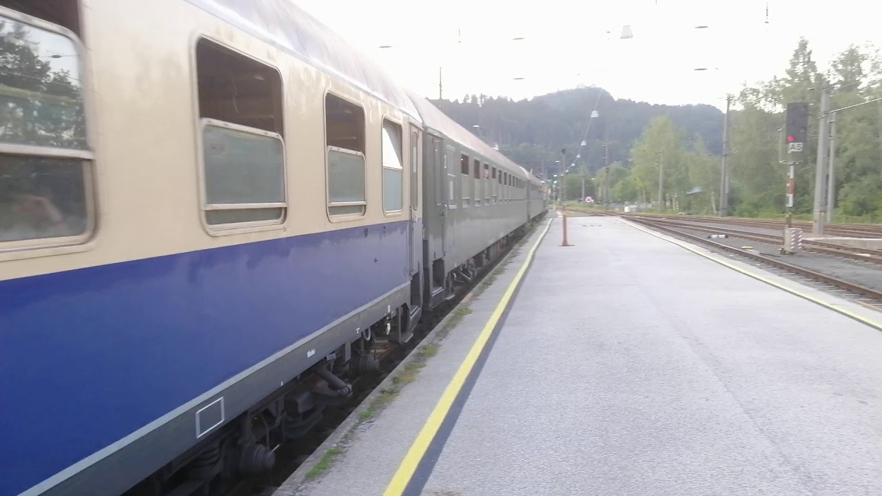 Centralbahn 1142 704 mit Pilgerzug in Kufstein