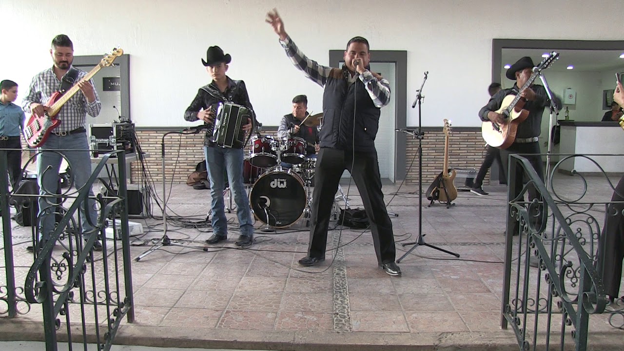 ADRIAN MARQUEZ - UN PUÑO DE TIERRA - VIDEO 