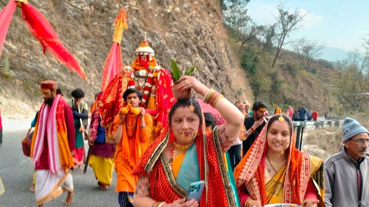Maa के आने से गांव में हुई रौनक, ❤️🫶आ मां आ तुझे दिल se पुकारा 🙏।