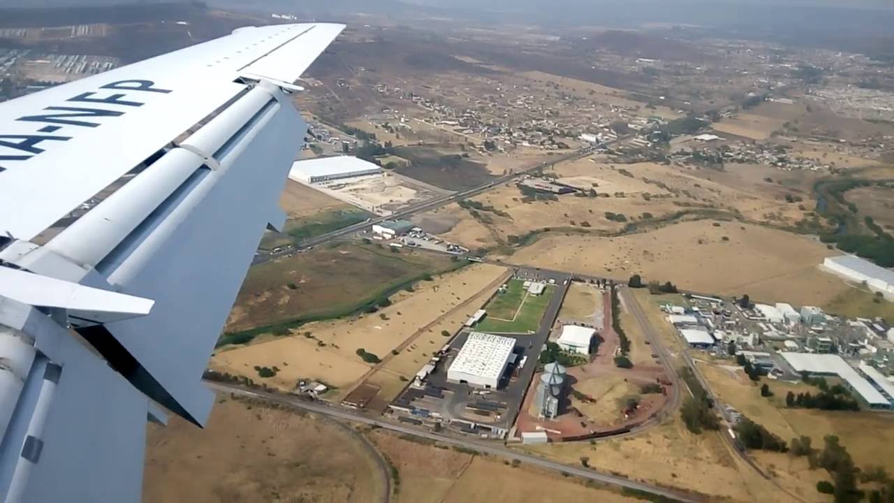 Aterrizaje en el aeropuerto de Guadalajara, Landing In Guadalajara Aerolinea TAR EmbraerRJ145-XA-NFP