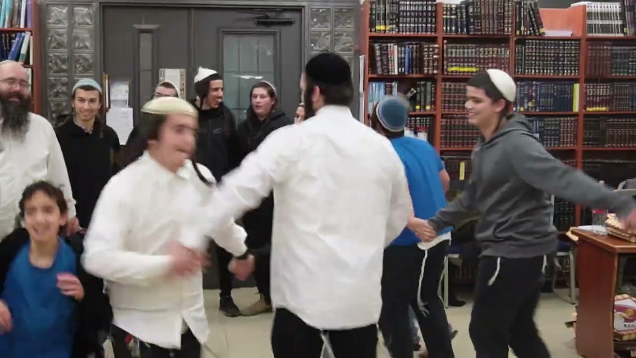 אירוע סיום לימוד רצופין (11 שעות ברצף!) בישיבת נחלת יוסף