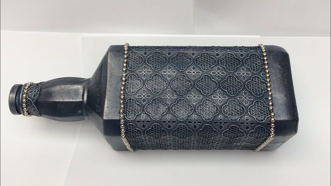Garrafa luxuosa usando toalhinha plastica