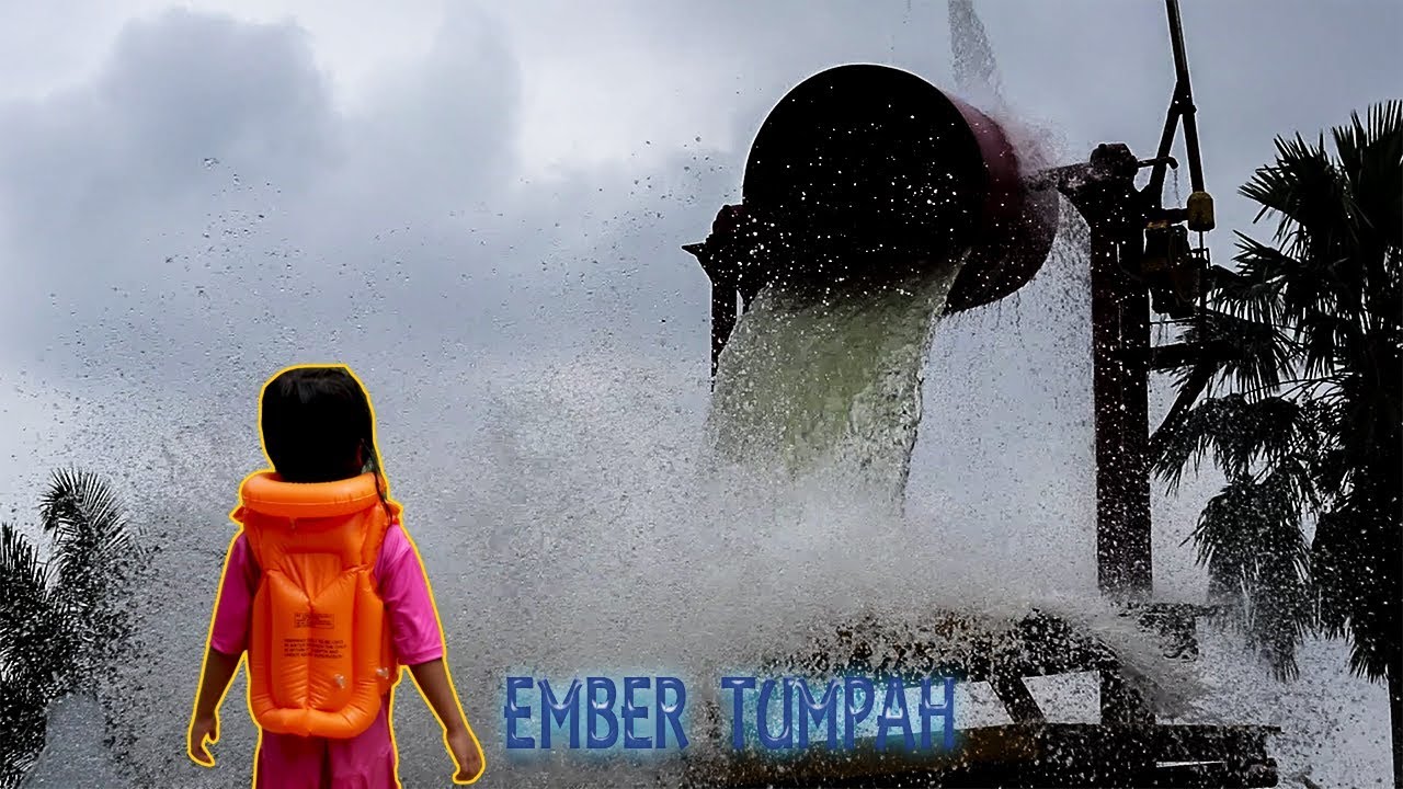 Ember tumpah KOLAM RENANG 💖 Detik detik butiran air yang berhamburan - Sungguh WOOW!!