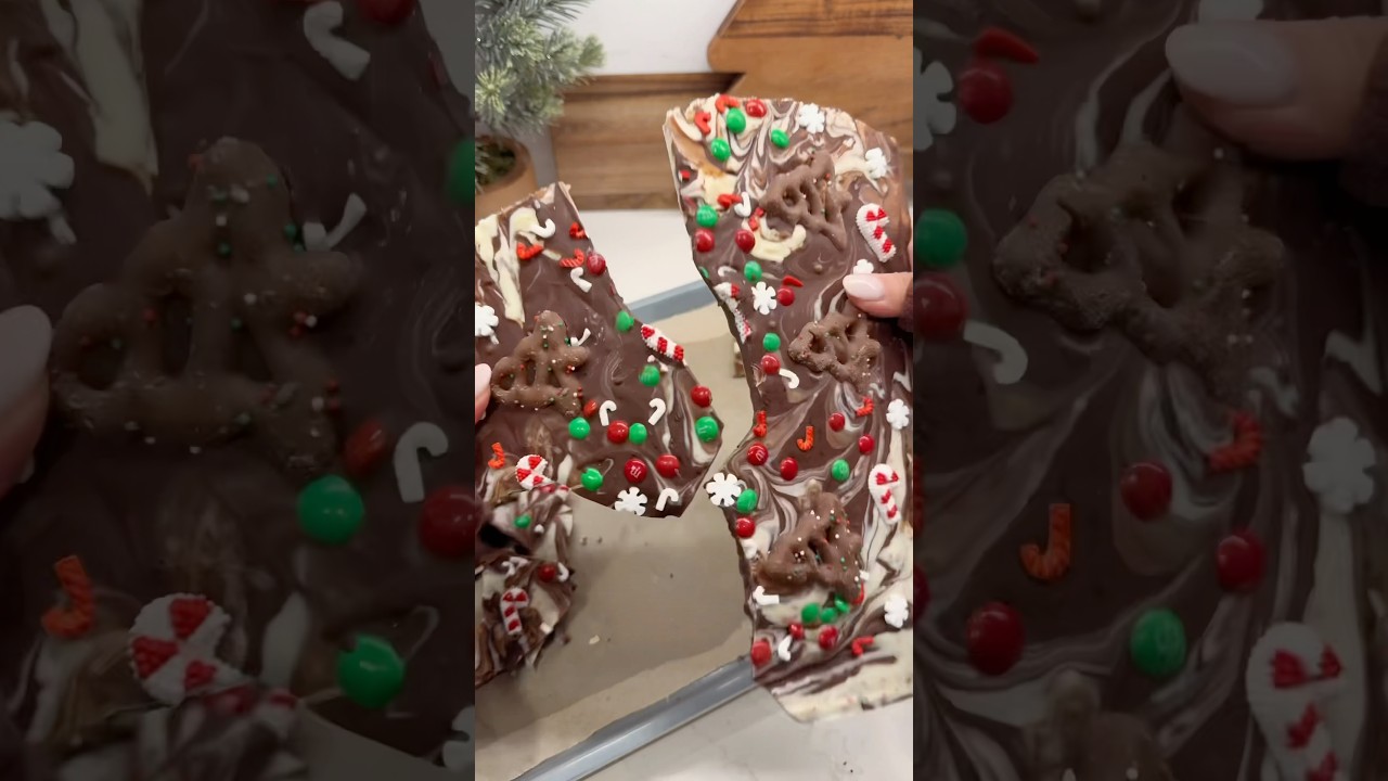 DIY christmas chocolate bark 🍫🎄 #christmas #asmr #chocolate  #easyrecipe #diy #giftideas #shorts
