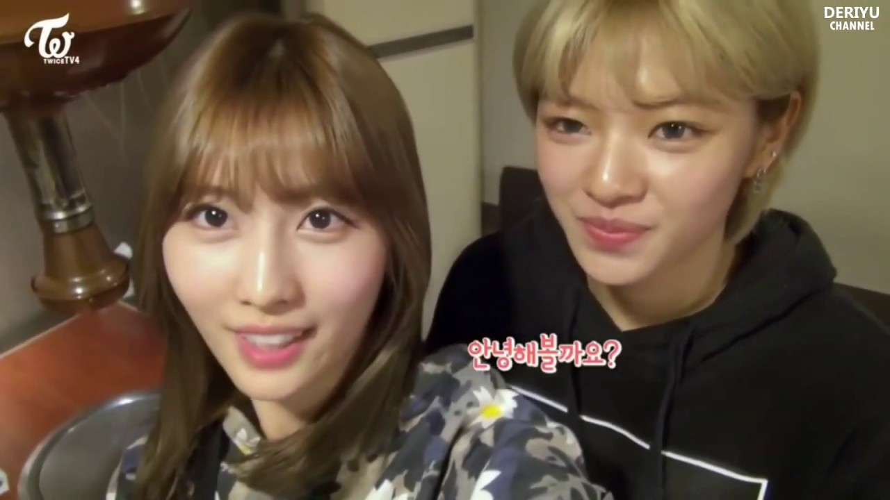 Jeongyeon & Momo TWICE (Jeongmo) ~ 20 MOMENTS OF JEONGMO