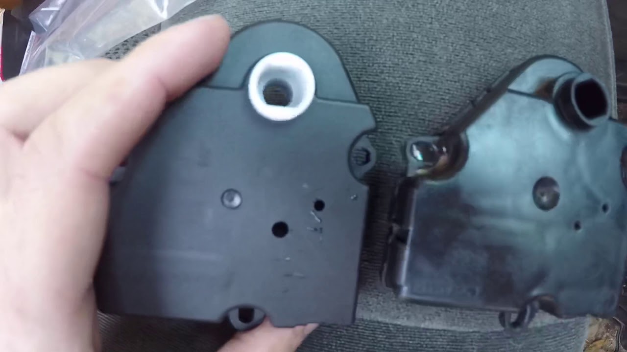 Replacing Driver Blend Door Actuator 03-06 Chevy Silverado or GMC Sierra
