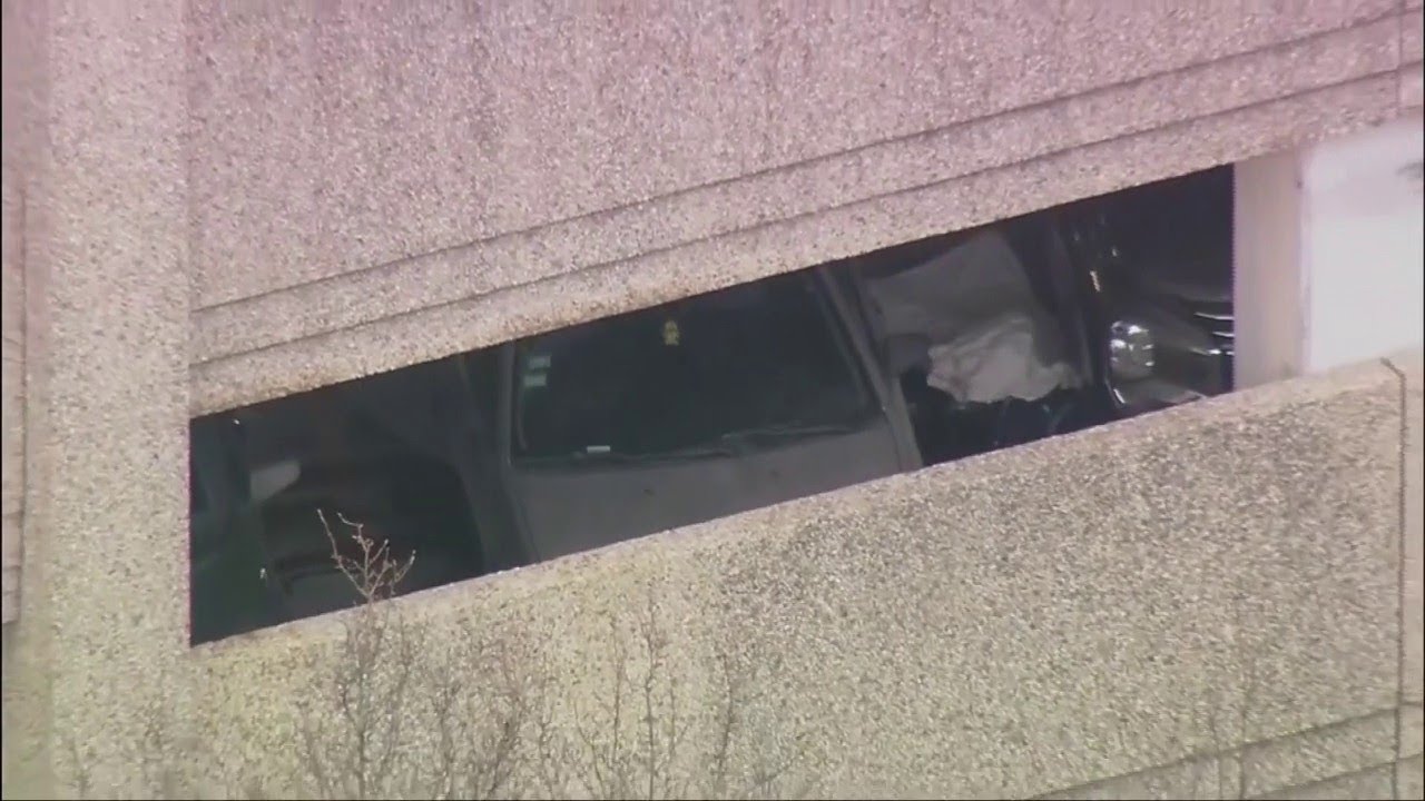 UIC urges people to avoid campus amid police activity