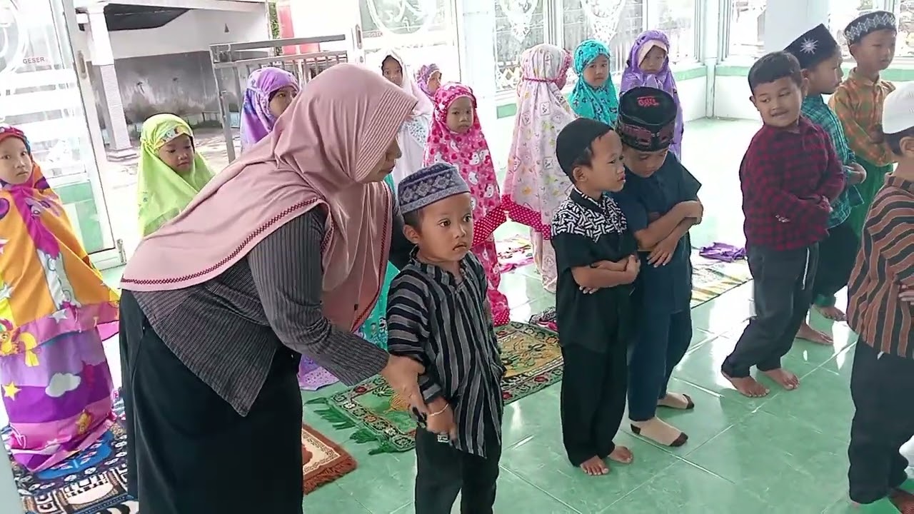 Mengenalkan tempat ibadah agama Islam dan cerita isra' mi'raj