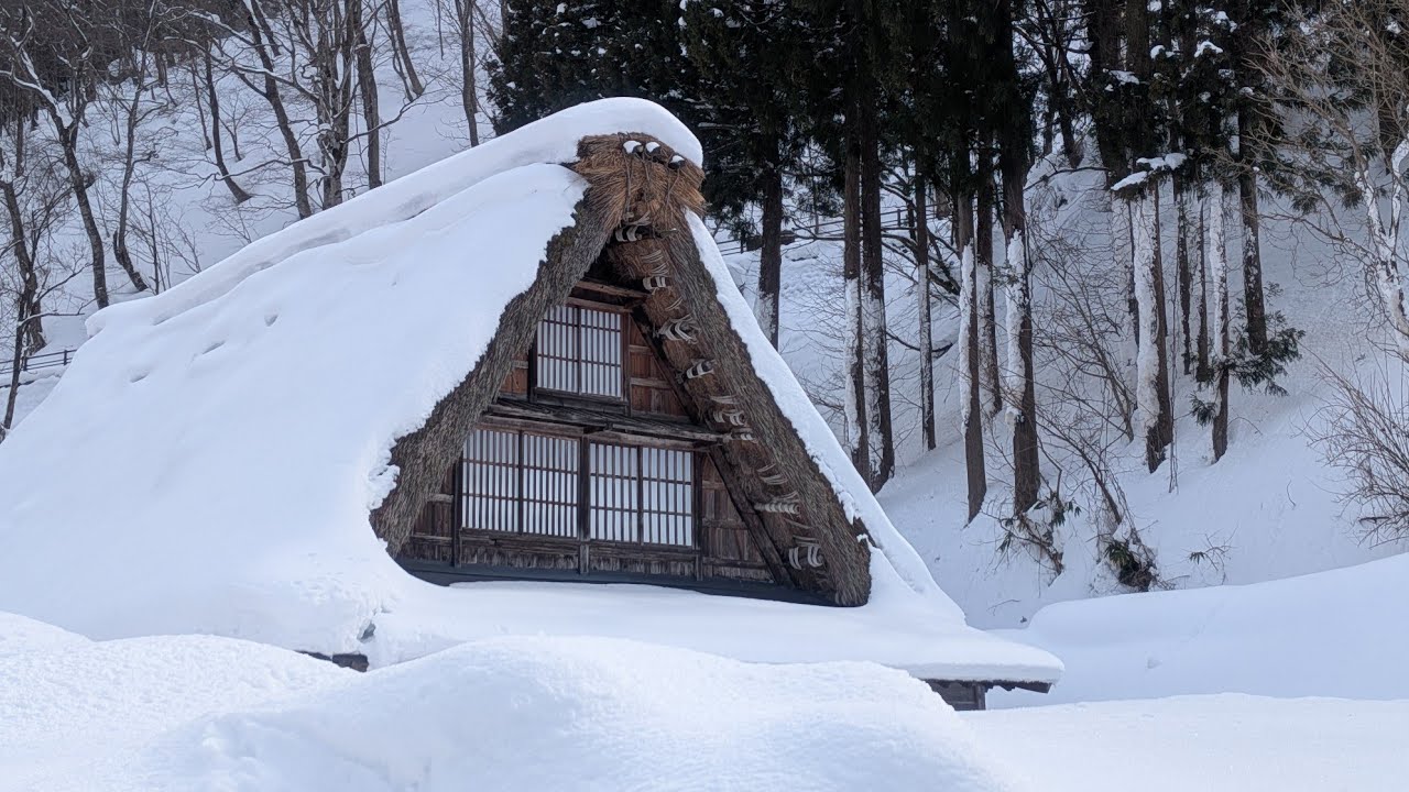 【雪の五箇山】静寂に包まれる世界遺産、相倉合掌造り集落〜Snowy Village Ainokura, Japan