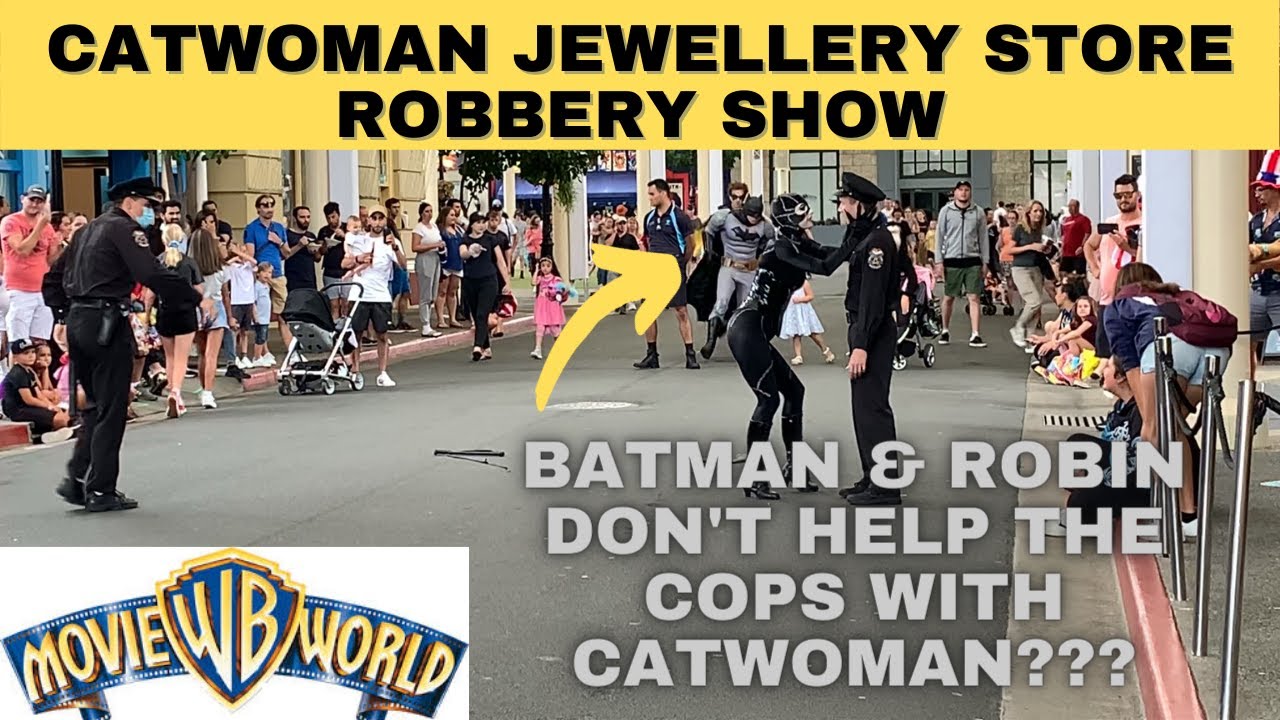 CATWOMAN SHOW AT MOVIE WORLD 2021 - HEROES AND VILLAINS EVENT