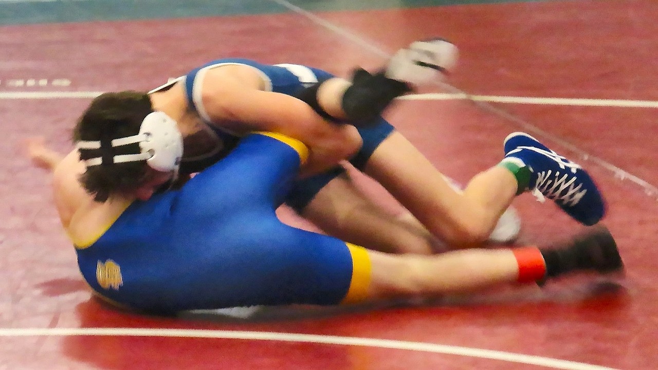 106 #1 Gavin Florek, St Pius X Festus over #4 Troy Dement, St Francis Borgia TF 25-8