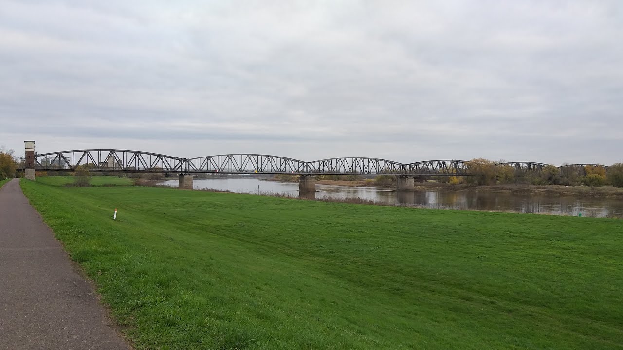 Kanonenbahn am 18.11.2020, Teil 1/4: Elbbr&uuml;cke bei Barby