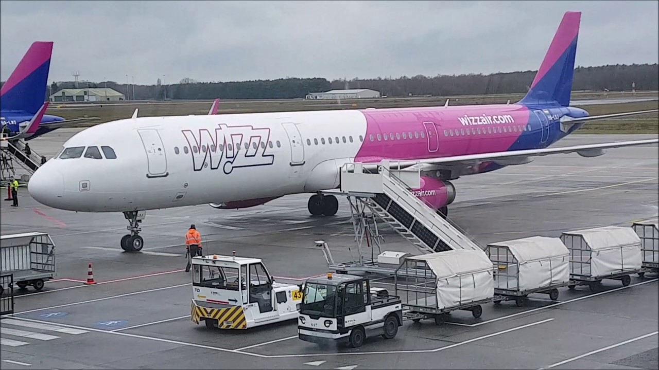Planespotting at Eindhoven Airport, 27.1.2020