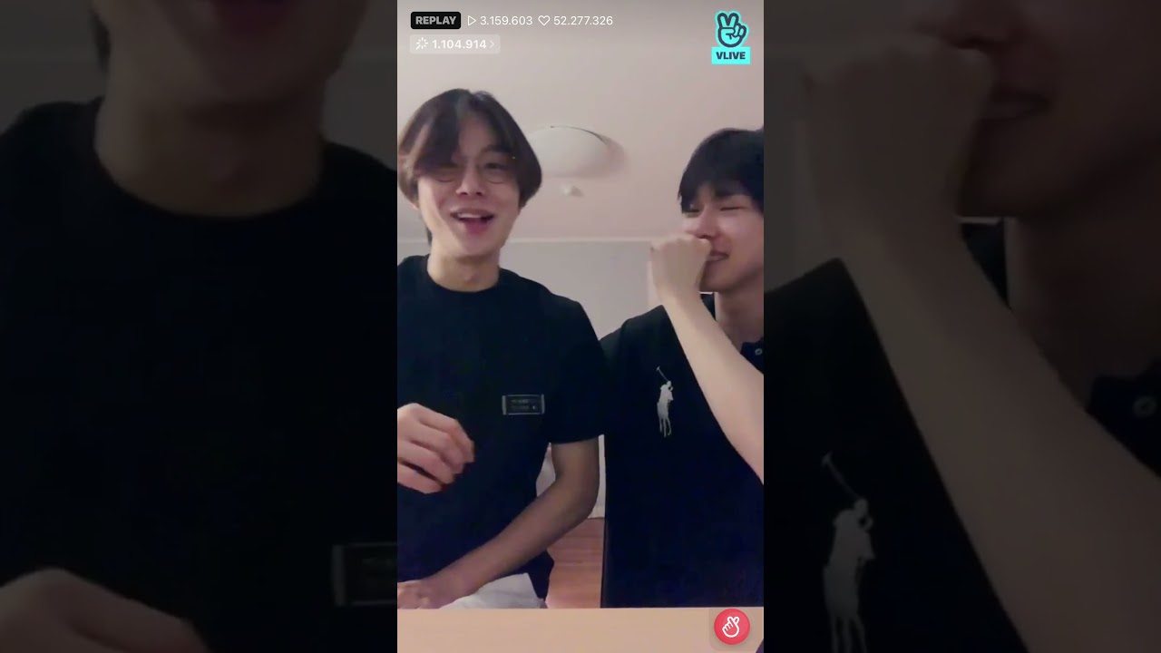 10 minutes of dowoo moments in your vlive - 06/29/21