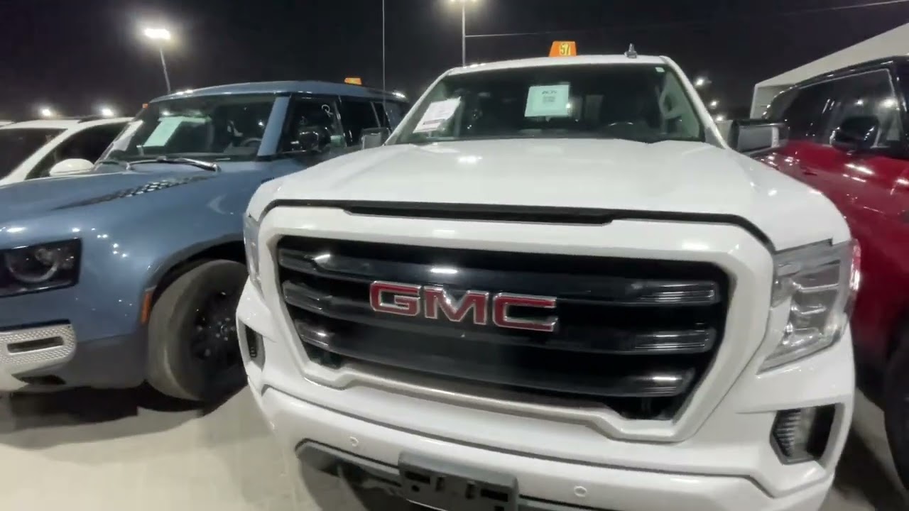 السيارات اللي بتلقاها في صناعية الامارات || World’s most Luxurious Scrap Yard in the UAE