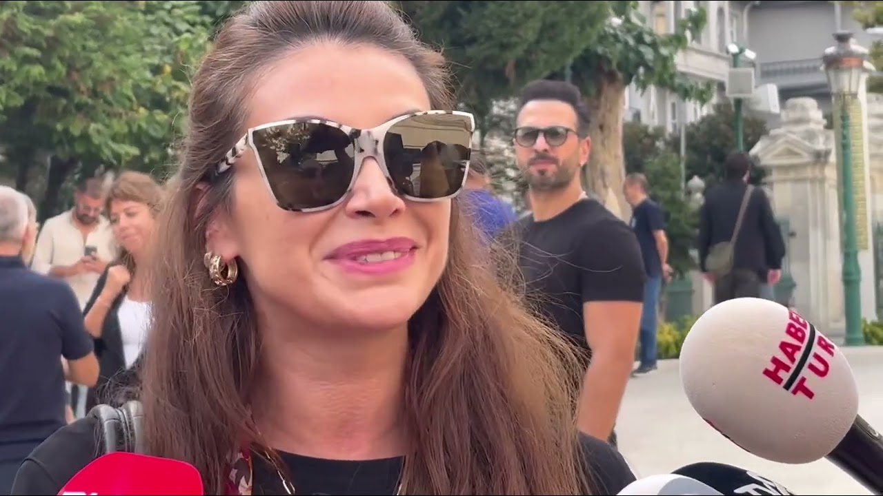 Tomris Giritlioğlu son yolculuğuna böyle uğurlandı! Belçim Bilgin hüngür ağladı