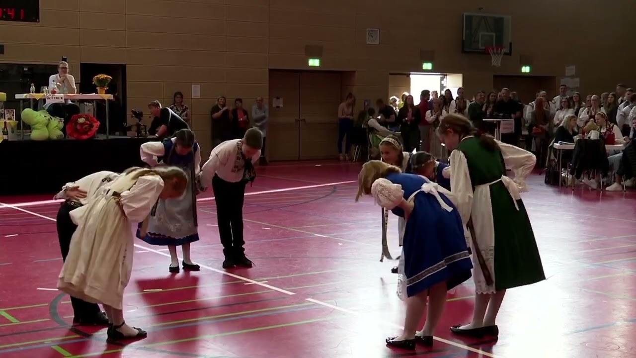 Siebenbürgische Kindertanzgruppe Herzogenaurach - Gigsi & Holsteiner Dreitour | 28. VTW