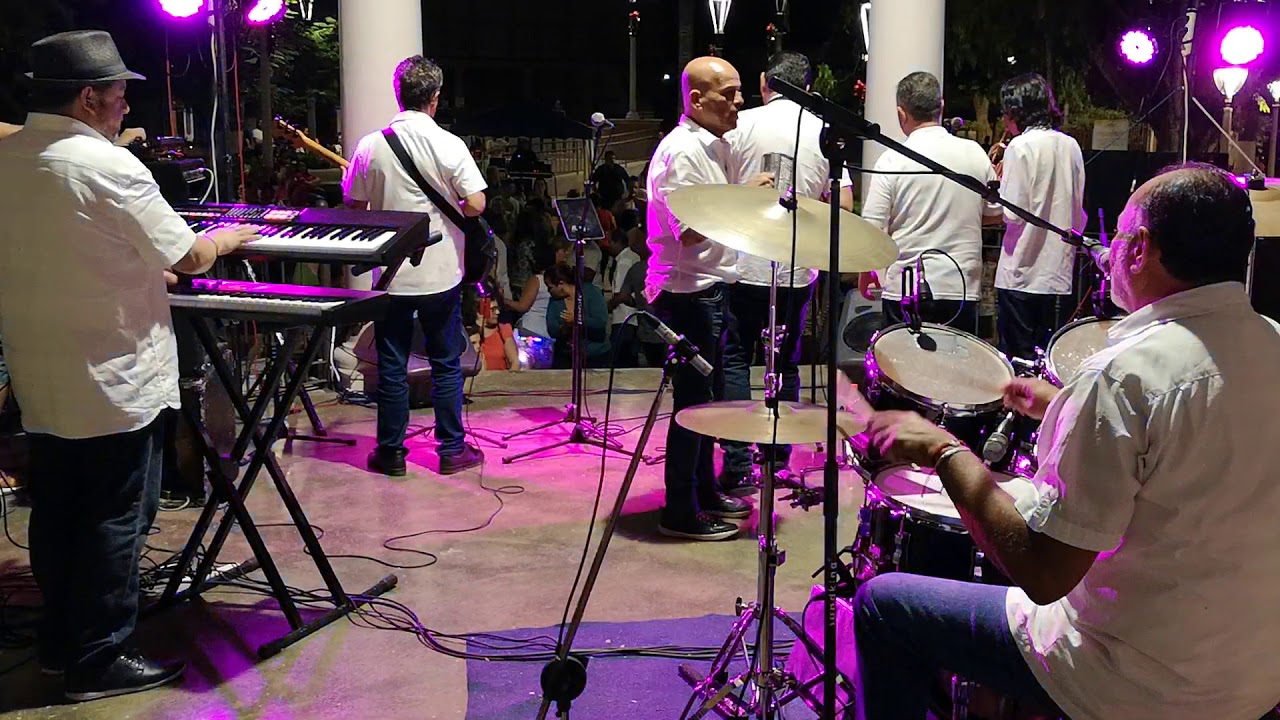 Una noche llena de música y buenos Recuerdos BANDA CHIQUI CHIQUI