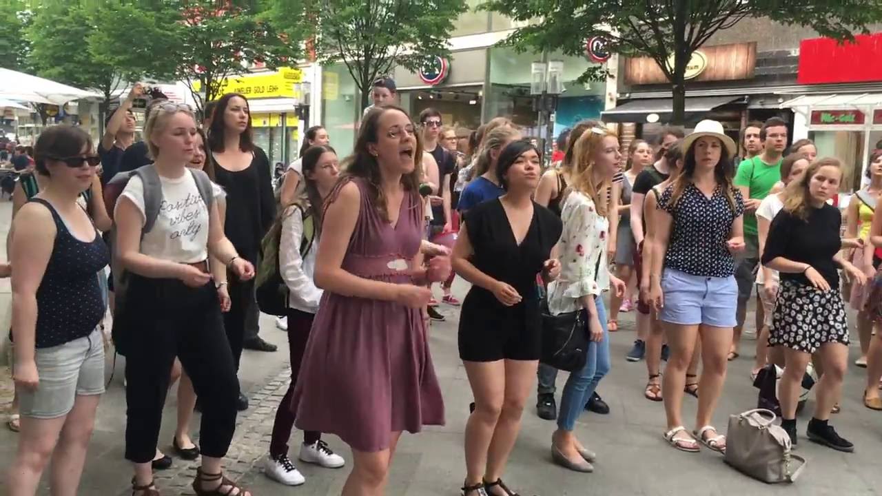 Unität Flashmob Shackles