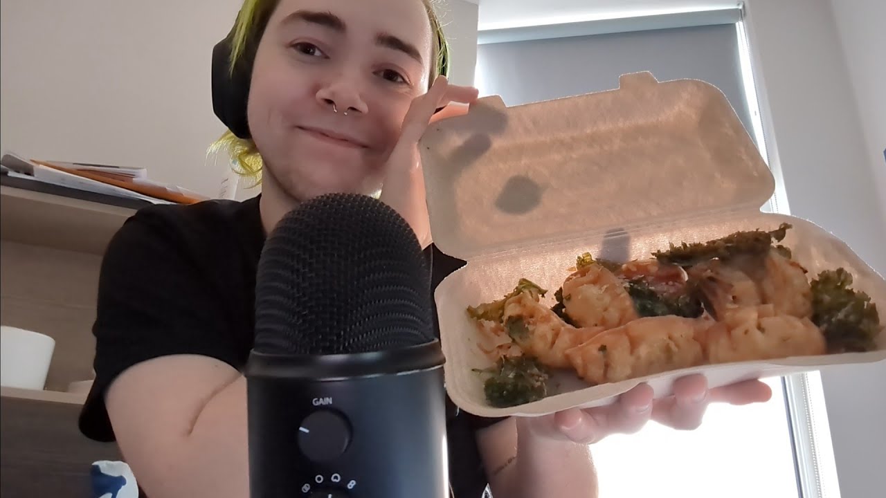 ASMR | Eat With Me - Vegan Dumplings 🥟