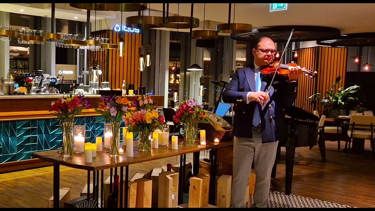 Moon River - Gabi Stănescu @Nor Sky Casual Restaurant