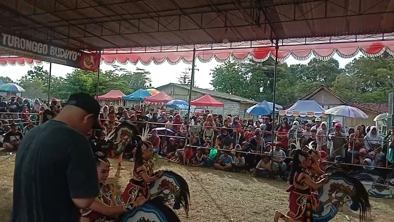 Kasmaran versi jatilan #viral #kesenianjatilan