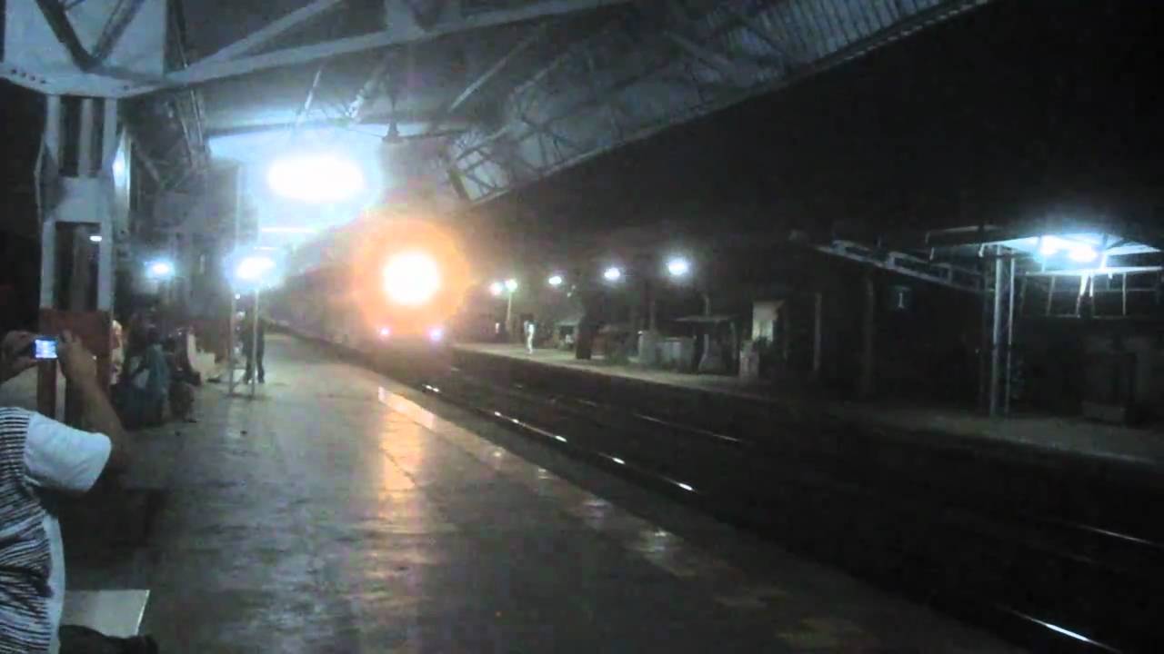 [IRFCA] Railfanning At Kelve Road On 101010!!!!! (Part-2)
