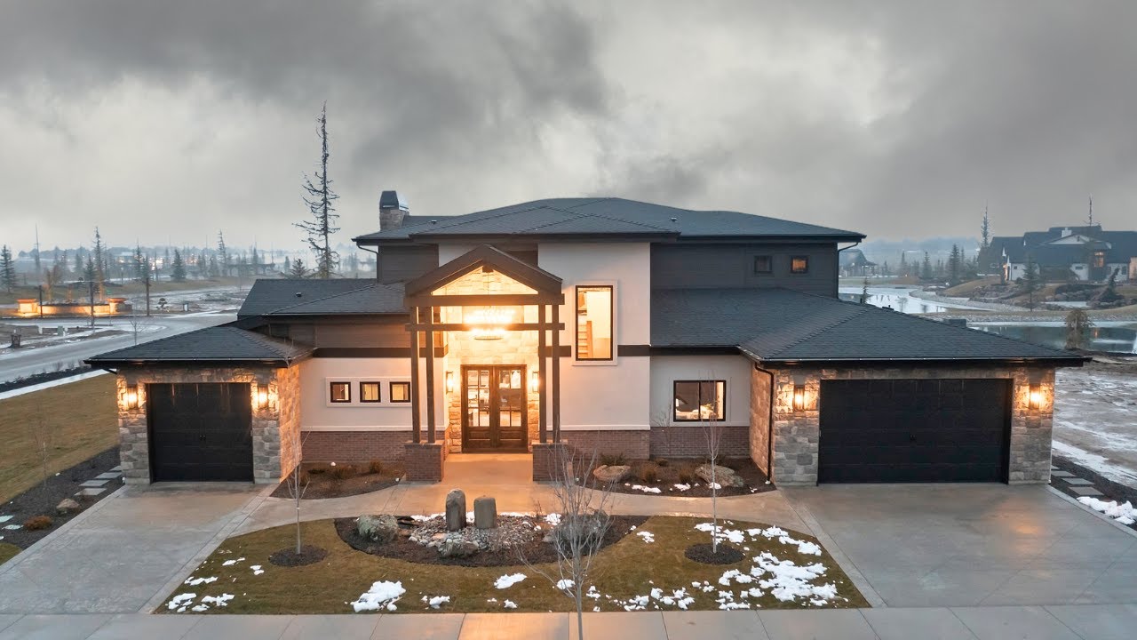 I Found Idaho’s Coolest $2.6M Home – Just Wait for the Tub!
