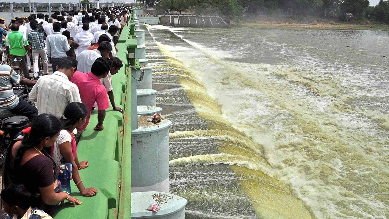 Discussing Cauvery water issue
