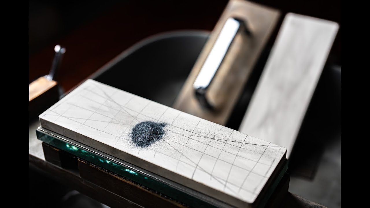 How to quickly correct the surface of a whetstone