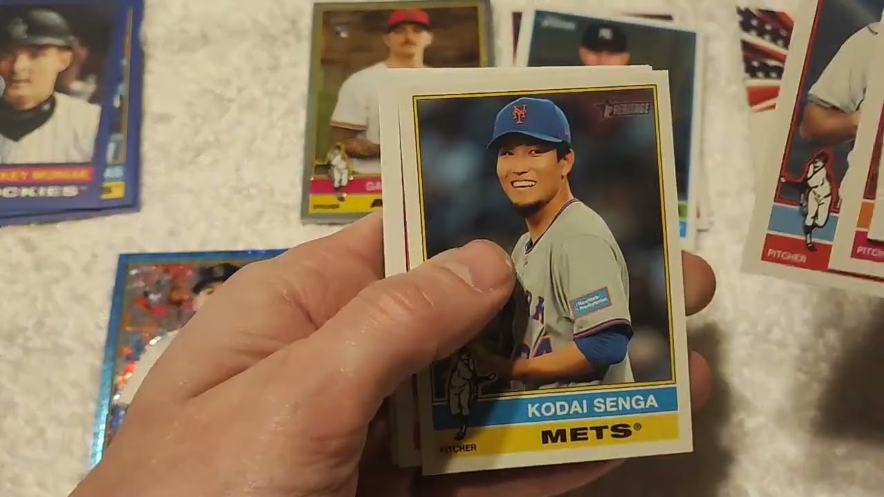 Topps Baseball hobby opening. Amazing odds I guessed the hit pack in a hobby box 👏🏻👏🏻 