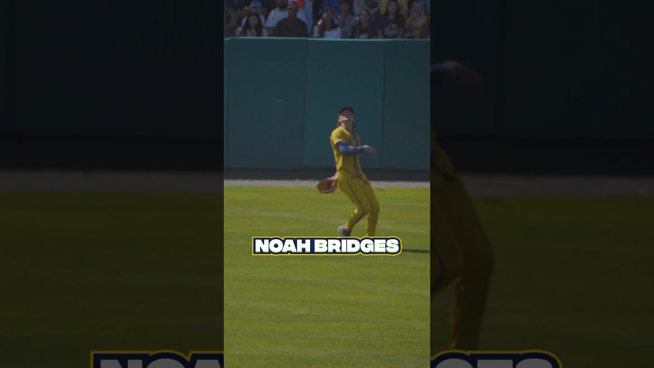 Noah Bridges Behind the Back Trick Play | Savannah Bananas