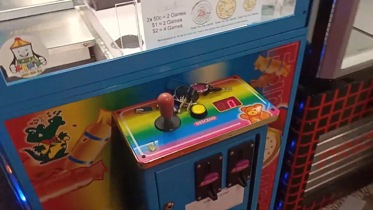 Fantasy World Chocolate Pusher Amusement Crane Machine By Wu Mar Harng/Paokai