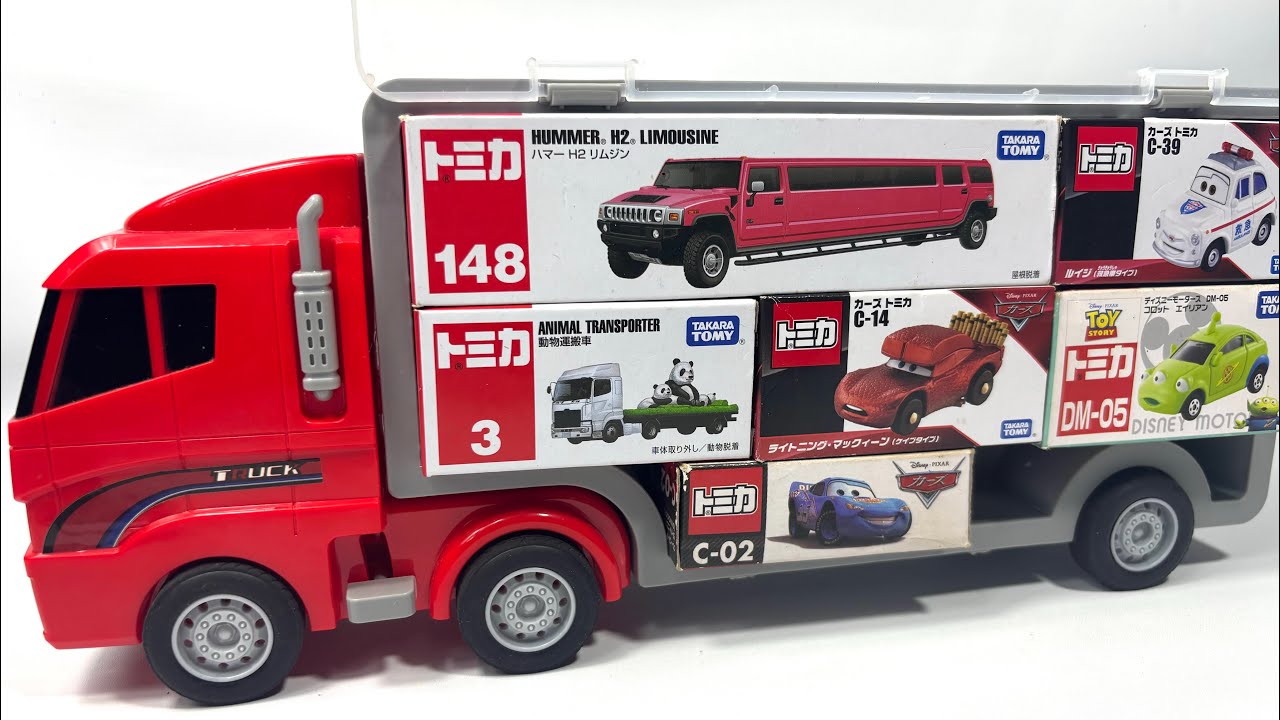 トミカ☆はたらくくるまのミニカーを開封してコンボイへ収納します☆ unbox the Tomica miniature cars and store them in the convoy