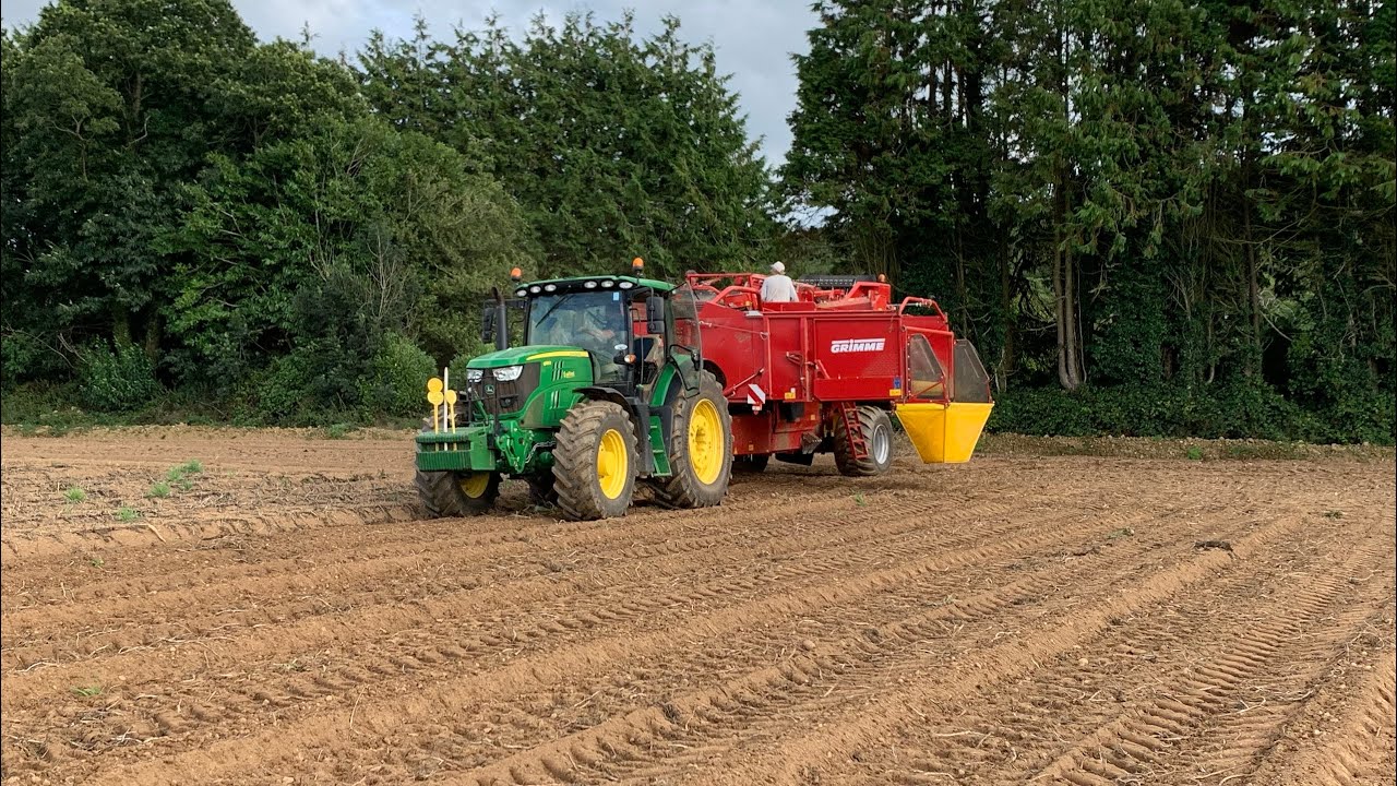 🇫🇷🥔🟢🟡🔴 Arrachage de pomme de terre avec un John Deere 6155r avec une Grimme