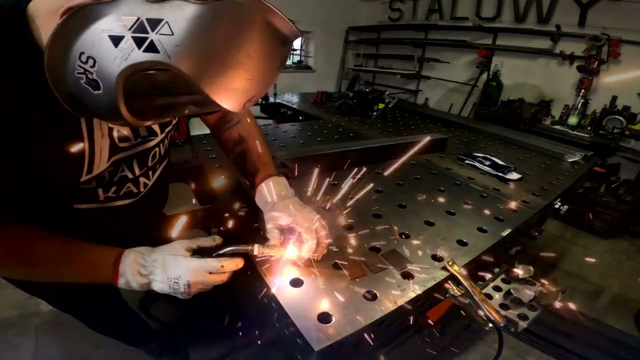 Łóżko loft #1 Przygotowanie materiału - zaślepianie profili - Przecinarka do metalu Bosch GKM 18V-50