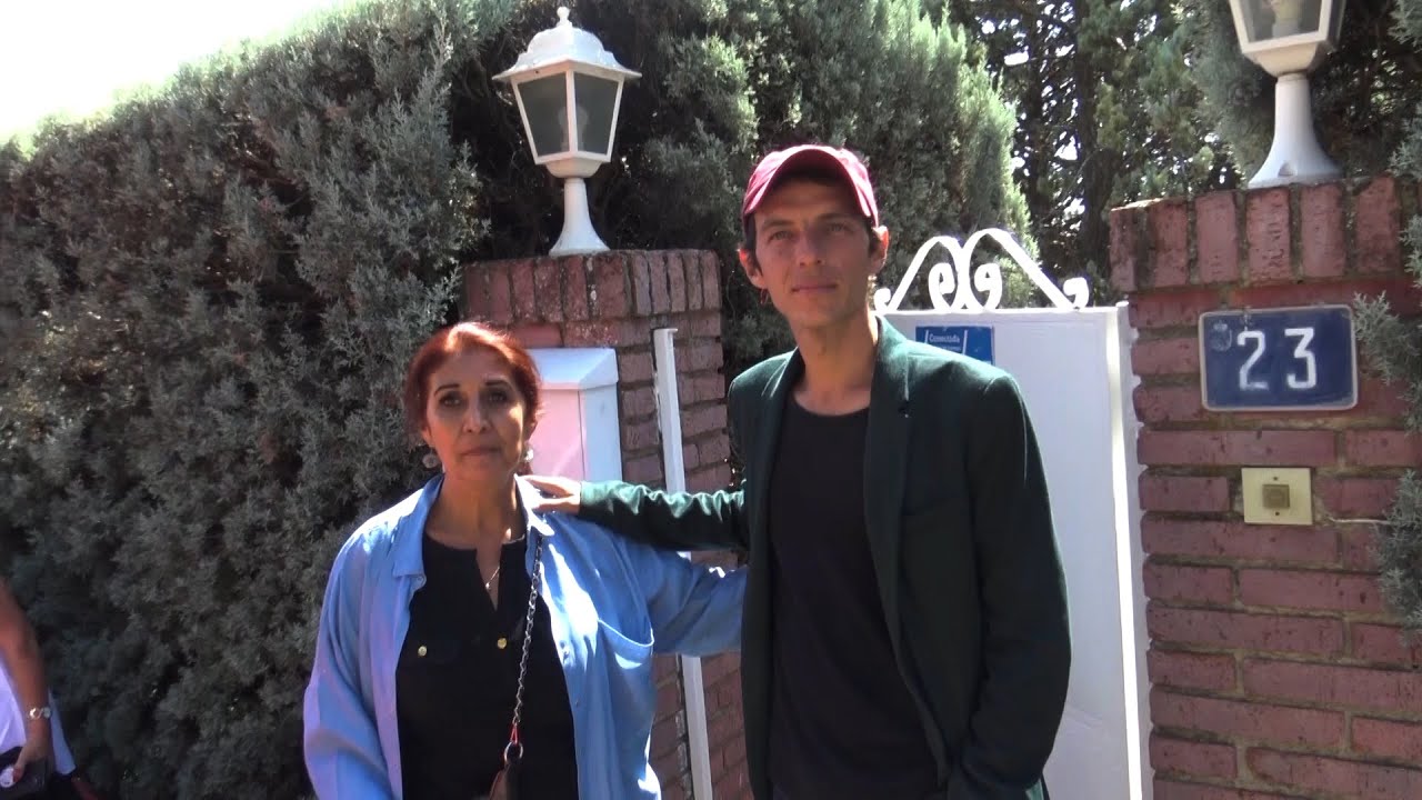 Camilín y su madre acuden a la casa de Camilo Sesto