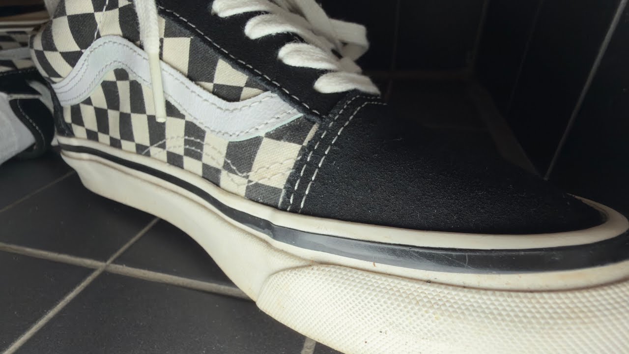 super close sneaker tapping + ambient noise ASMR (amazing for sleep)
