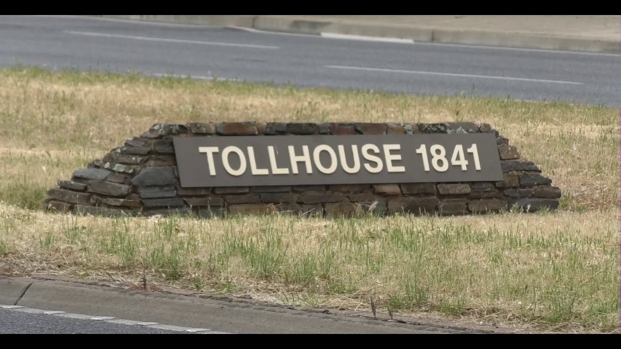 inquisitive & peculier: The Old Toll House