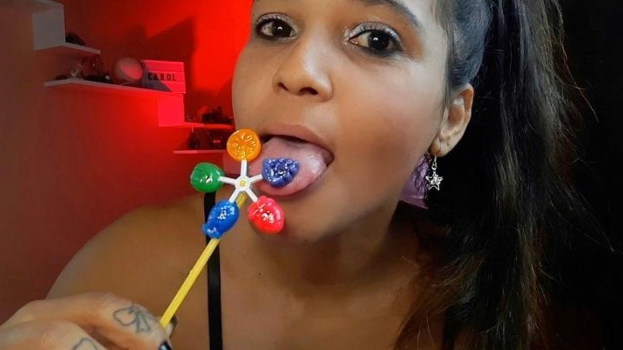 ASMR  experimentando pirulitos diferentes 🍭