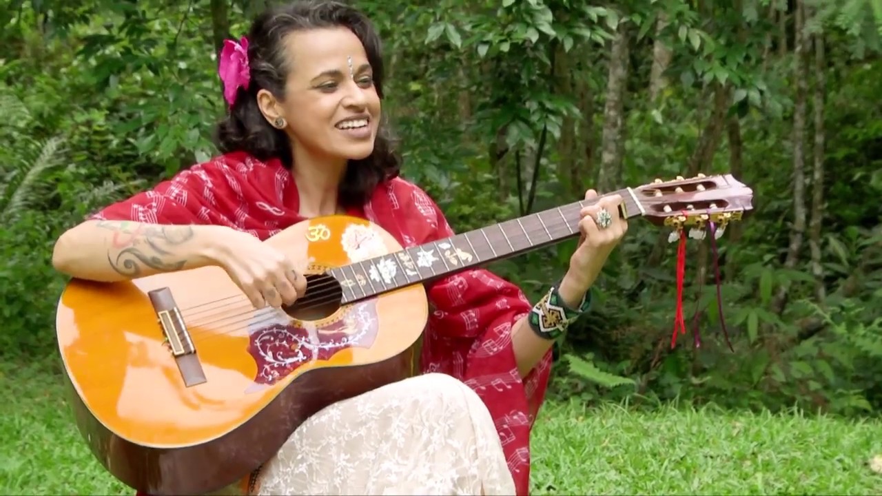 Janaína Lima -  Flores de Pachamama (Oficial)