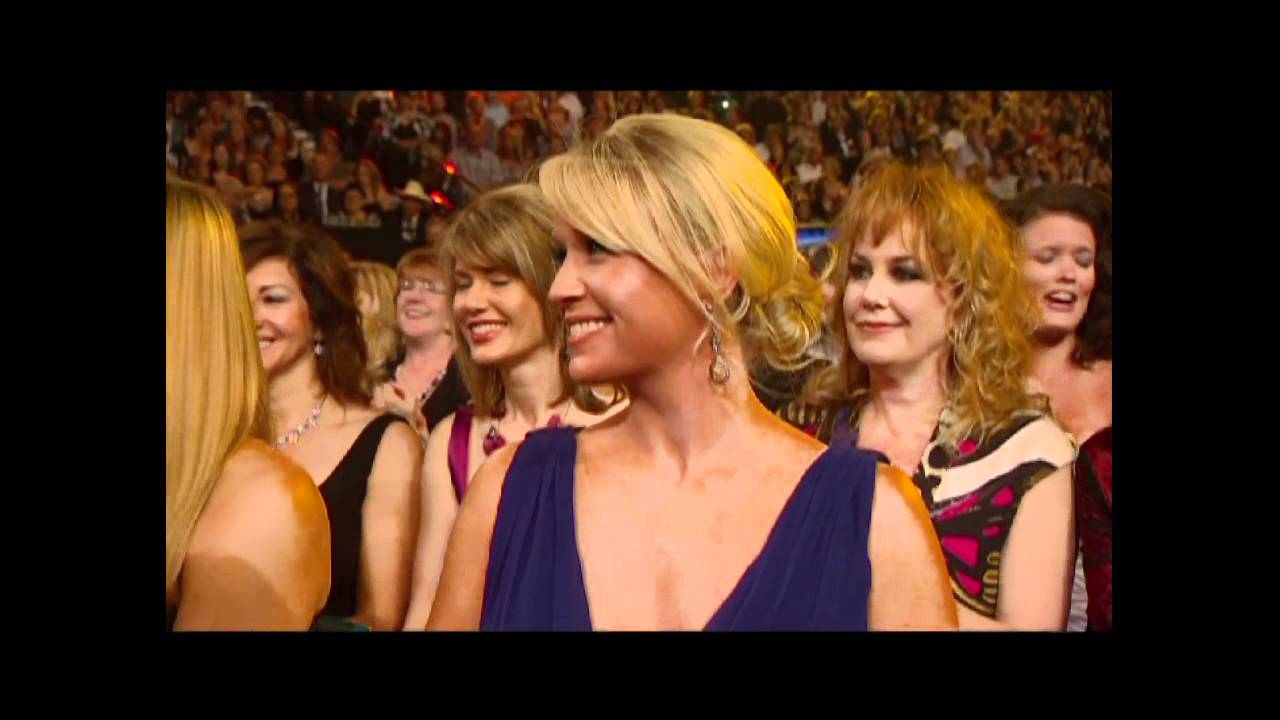 Luke Bryan Wins Top New Artist of the Year - ACM Awards 2010