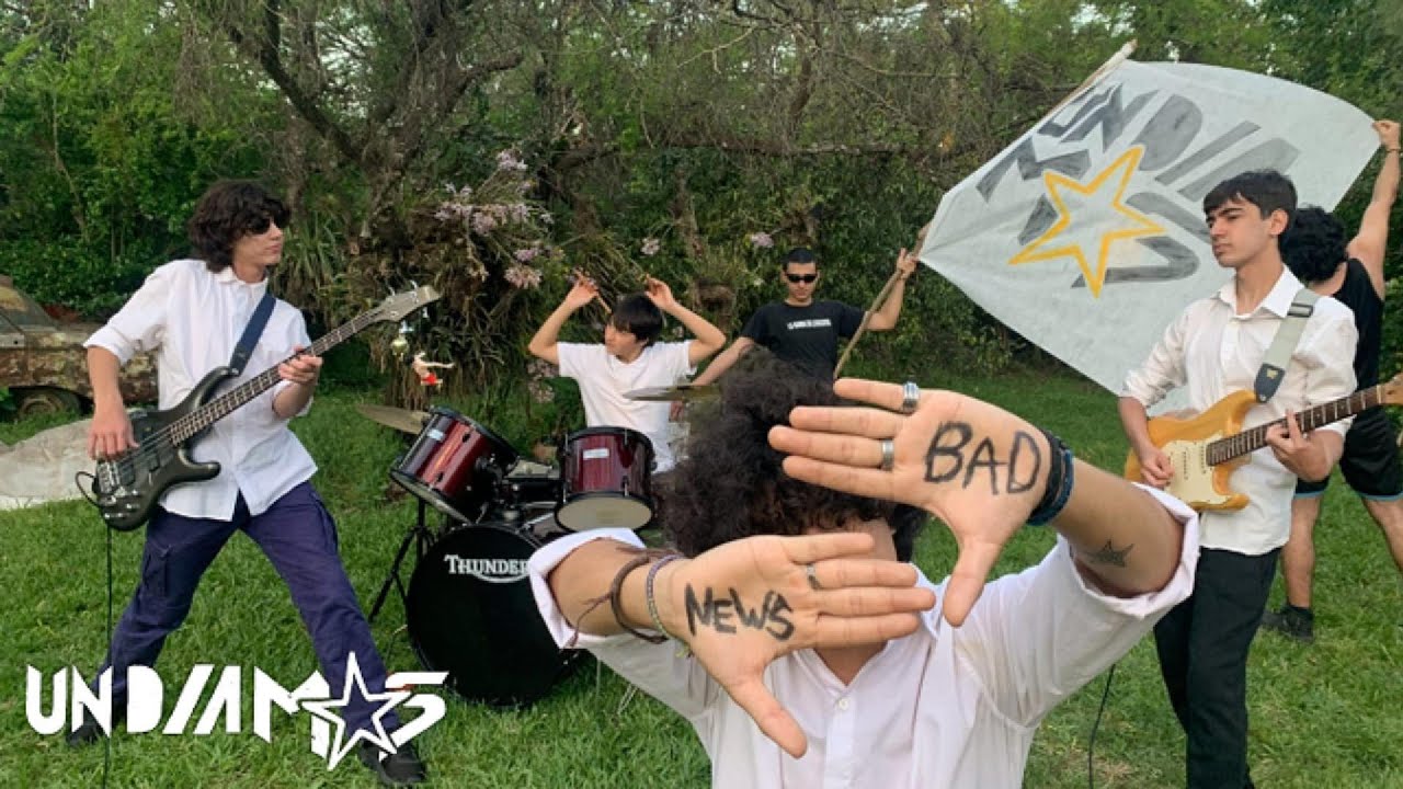 BAD NEWS - UN D&Iacute;A MAS | (Videoclip Oficial)