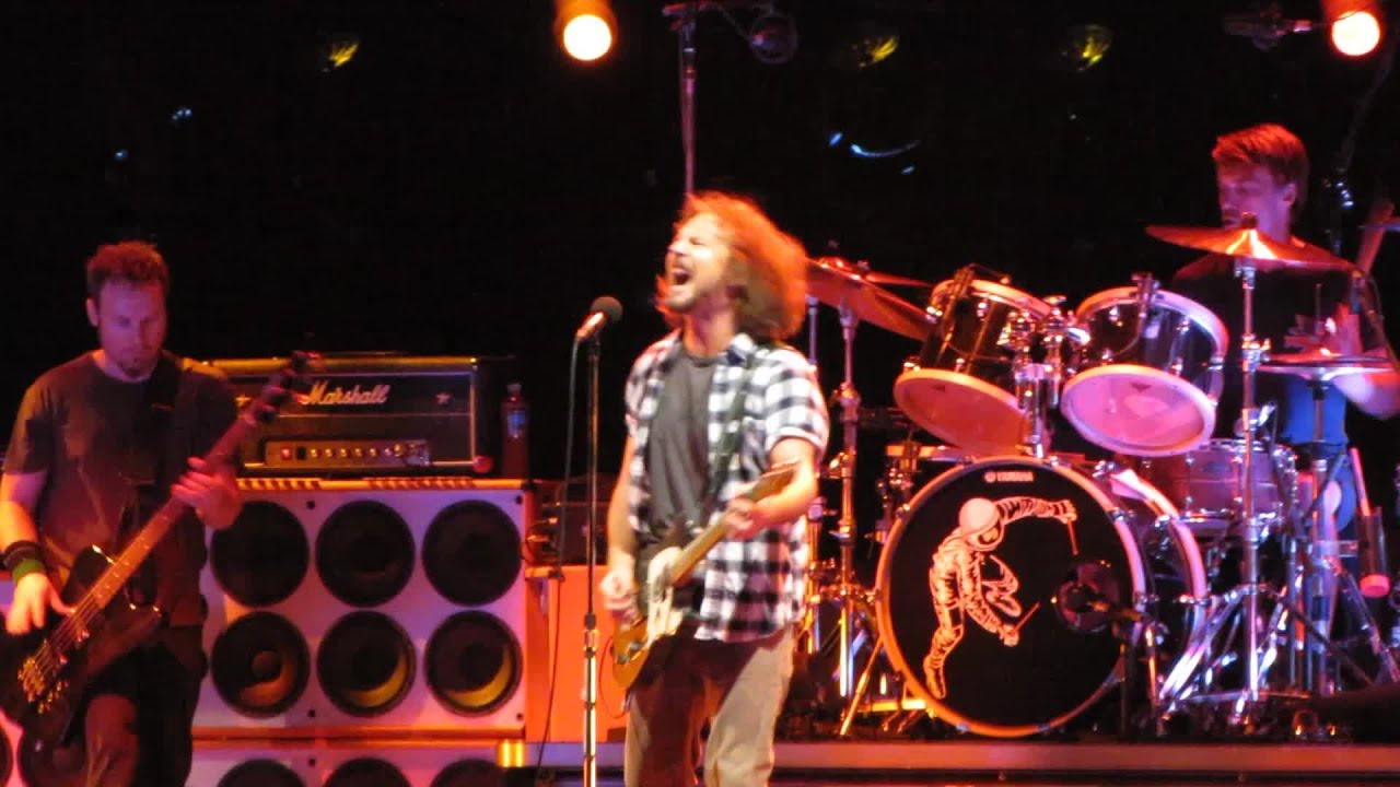 Pearl Jam: Sad [HD] 2010-05-17 - Boston, MA