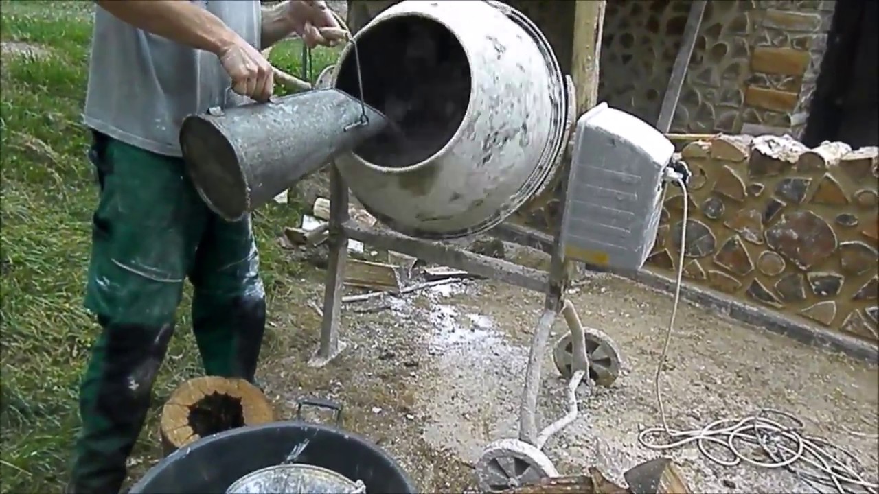 Mixing mortar for cordwood construction
