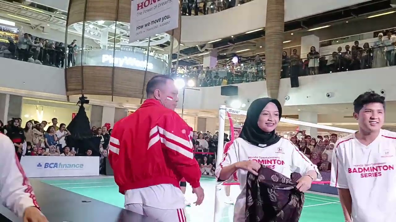 keseruan jirayut halda vs praz teguh boiyen main badminton 😍