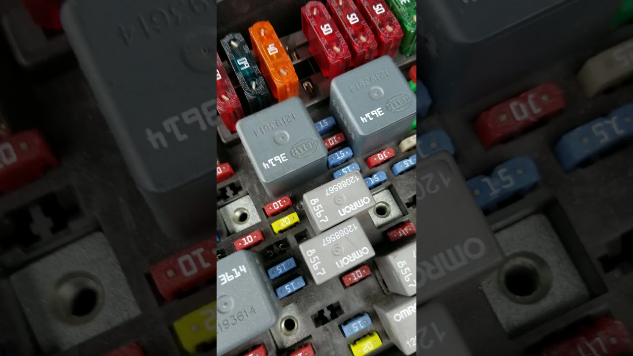 2002 GMC YUKON XL SLT: Airride removal/ Service Ride control light fix