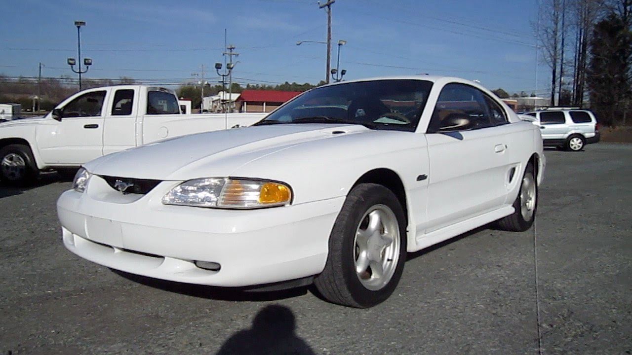 1998 Ford Mustang GT Start Up, Exhaust, and In Depth Tour